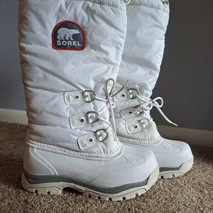 SOREL WOMEN'S SNOWLION™ XT BOOT SIZE 9, WHITE
